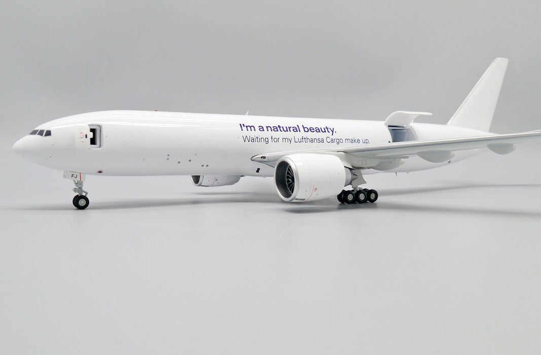 XX20193C | JC Wings 1:200 | Boeing 777-200LRF Lufthansa Cargo Natural Beauty Reg: D-ALFJ Interactive Series