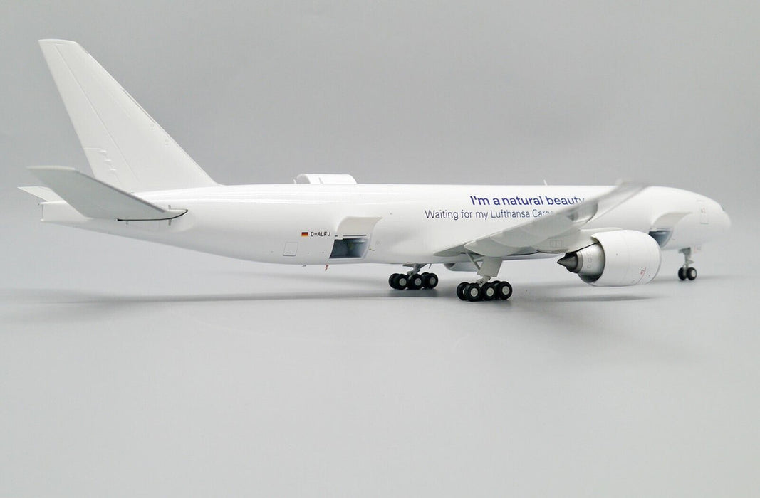XX20193C | JC Wings 1:200 | Boeing 777-200LRF Lufthansa Cargo Natural Beauty Reg: D-ALFJ Interactive Series