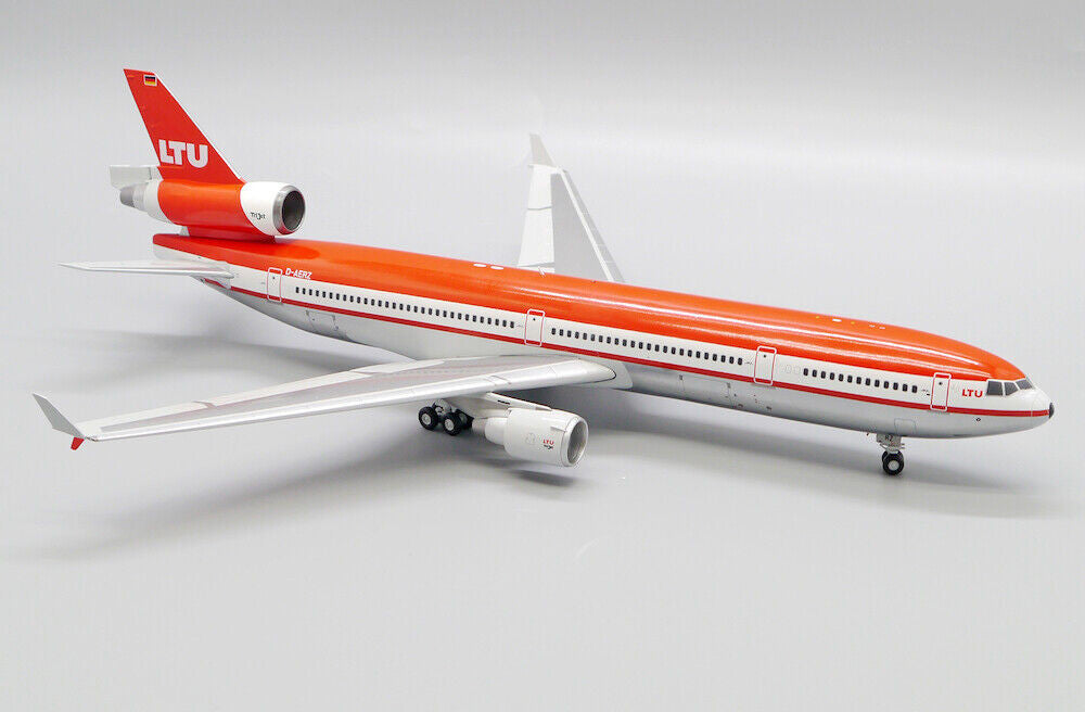 XX2312 | JC Wings 1:200 | McDonnell Douglas MD-11 LTU D-AERZ (with stand)