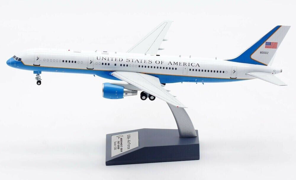 IFC32USA03 | InFlight200 1:200 | Boeing 757-200 (C-32) US of America 98-0002 (With Stand)