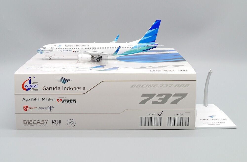 LH2257 | JC Wings 1:200 | Boeing 737-800 Garuda Indonesia PK-GFQ, 'Ayo Pakai Masker' (with stand)