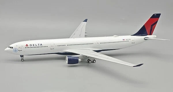 IF333DL0825 | InFlight200 1:200 | Airbus A330-323 Delta Air Lines N821NW with stand