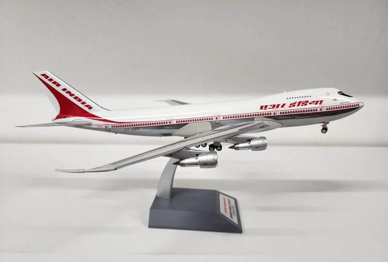 IF7420820P | InFlight200 1:200 | Boeing 747-200 Air India VT-EBO (with stand)