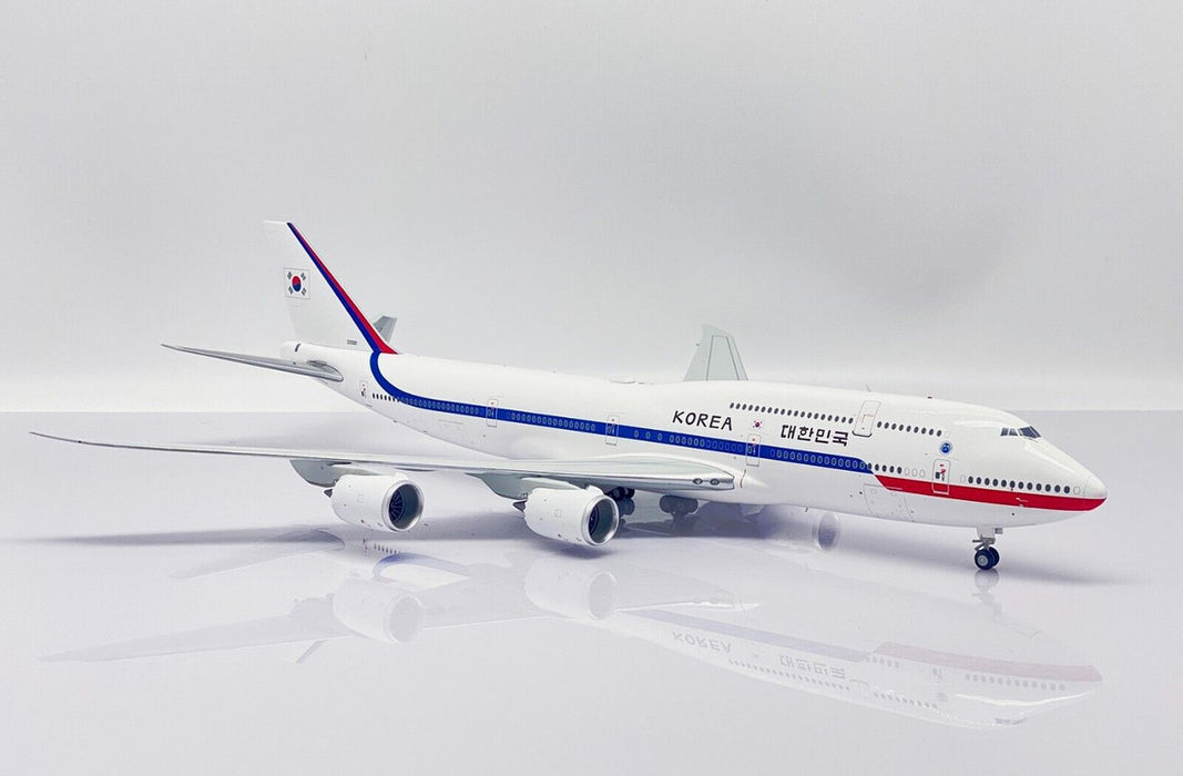 LH2346 | JC Wings 1:200 | Boeing 747-8 South Korea Air Force Reg: HL7643 With Stand