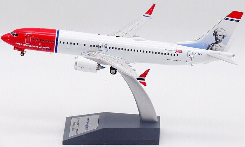 IF73MDY1220 | InFlight200 1:200 | Boeing 737-8max Norwegian LN-BKB Mark Twain (with stand)