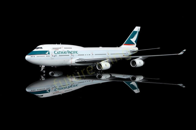 L2123FD | SQ Wings | B747-400 Cathay Pacific B-HUJ Flaps Down with stand
