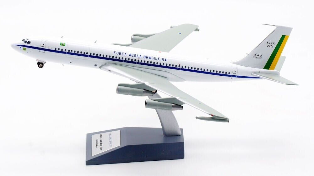 IF137BRS01 | InFlight200 1:200 | BRAZIL AIR FORCE Boeing KC-137 (707-300C)2401 with stand