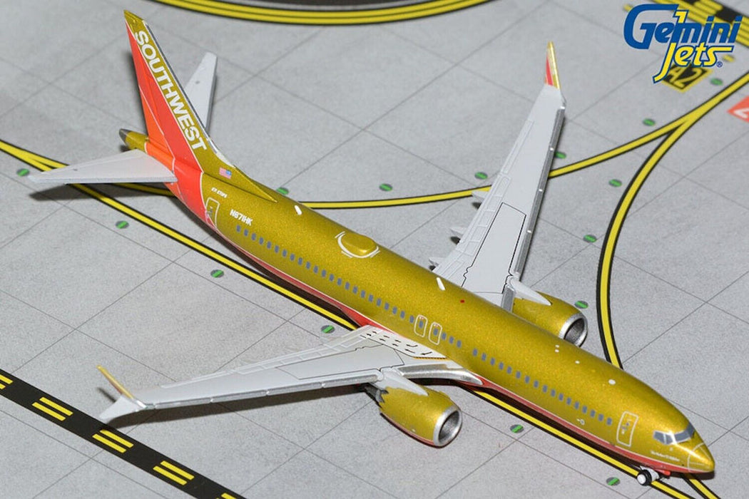 GJSWA2186 | Gemini Jets 1:400 1:400 | Boeing 737 MAX 8 Southwest N871HK, 'Gold Retro'