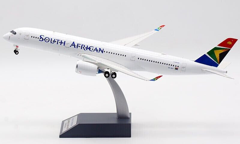IF359SAA05 | InFlight200 1:200 | Airbus A350-900 South African ZS-SDF (with stand) | PRE-OWNED (damaged box)