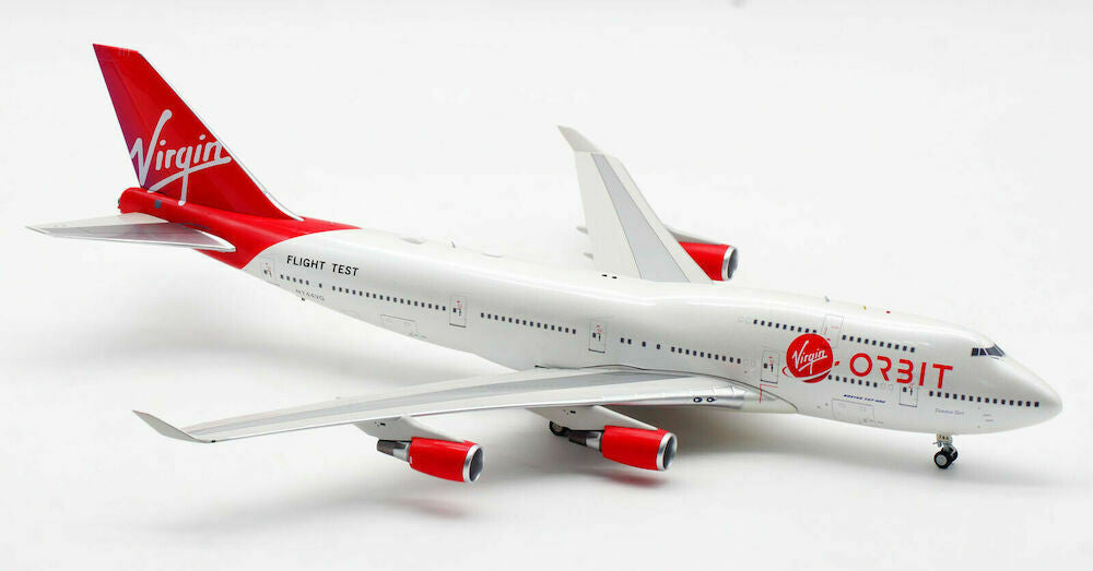 WB-VR-ORBIT | Blue Box 1:200 | Boeing 747-400 Virgin Orbit N744VG (with underwing rocket and stand)