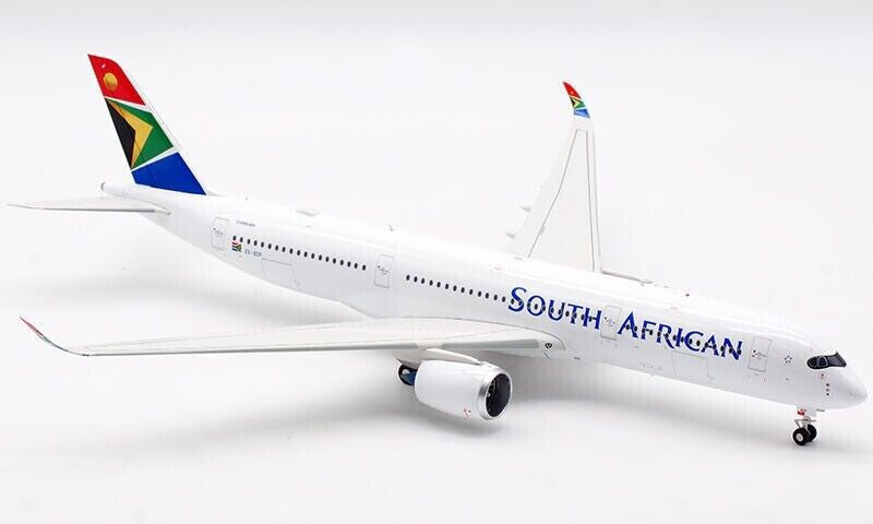IF359SAA05 | InFlight200 1:200 | Airbus A350-900 South African ZS-SDF (with stand) | PRE-OWNED (damaged box)