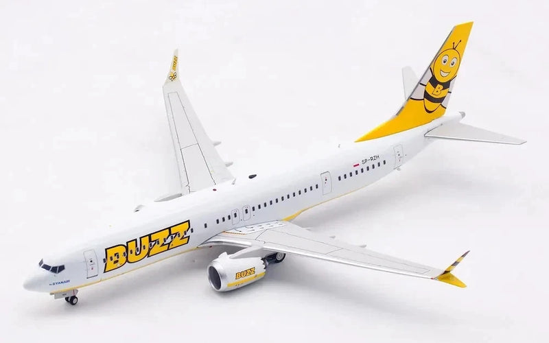 B-738M-RR-RZH  | Blue Box 1:200 | Boeing 737-8 Max 200 - Buzz SP-RZH