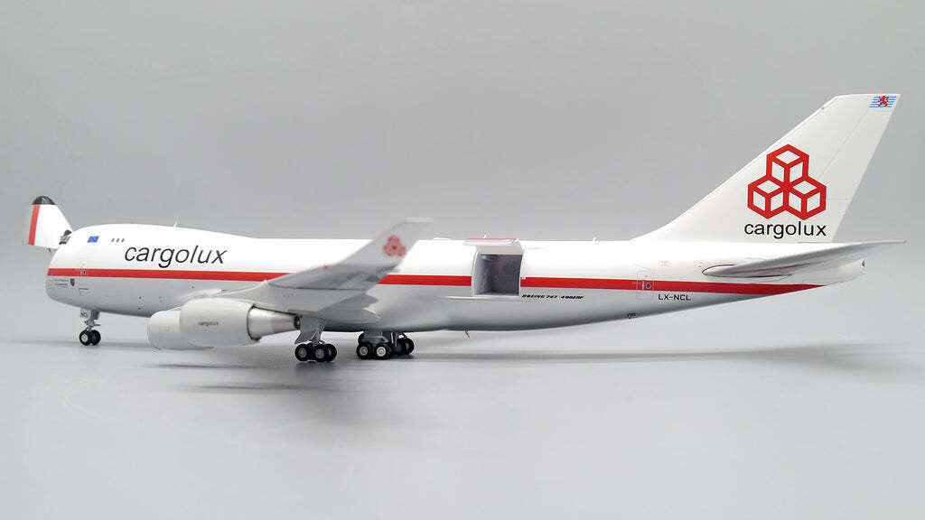 XX20051C | JC Wings 1:200 | Boeing 747-400FER Cargolux retro livery LX-NCL interactive series