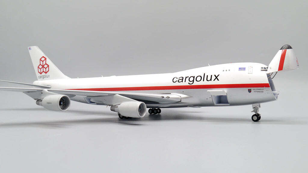 XX20051C | JC Wings 1:200 | Boeing 747-400FER Cargolux retro livery LX-NCL interactive series