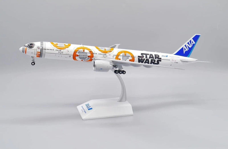 EW277W007 | JC Wings 1:200 | Boeing 777-300ER ANA JA789A (with stand)