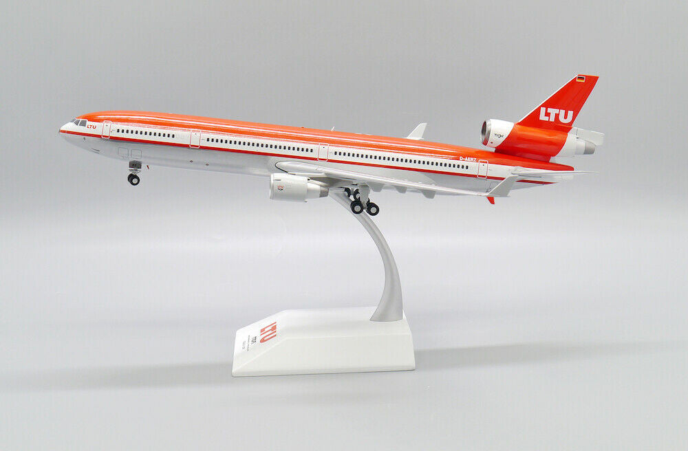 XX2312 | JC Wings 1:200 | McDonnell Douglas MD-11 LTU D-AERZ (with stand)