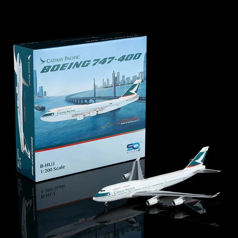 L2123FD | SQ Wings | B747-400 Cathay Pacific B-HUJ Flaps Down with stand