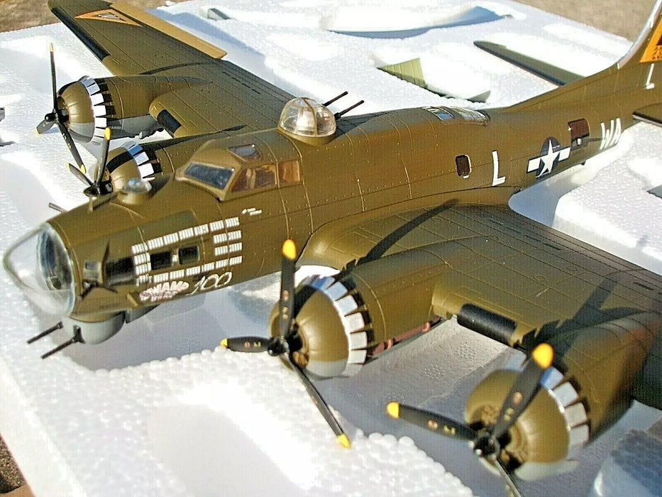 AA32609 | Corgi 1:72 | Aviation Archive | Boeing B-17G USAAF 'A Bit 'O' Lace'