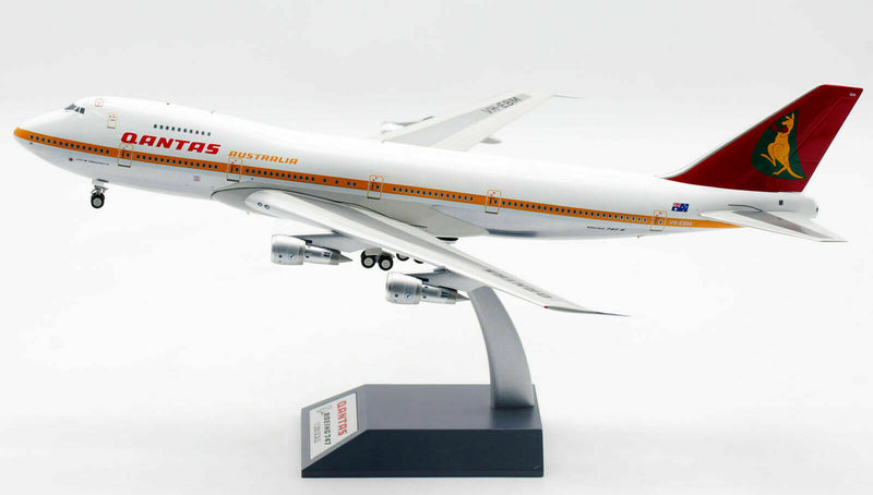 IF742QF0721P | InFlight200 1:200 | Boeing 747-200 Qantas Wallabies VH-EBM (polished, with stand)
