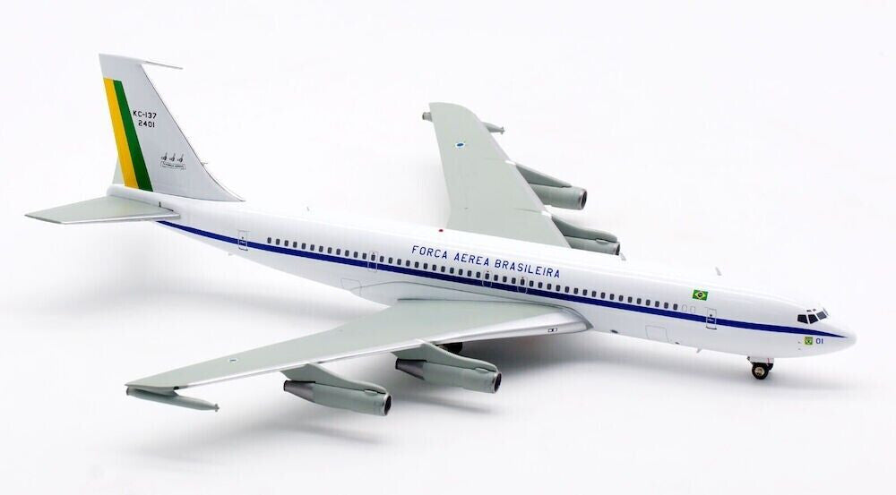 IF137BRS01 | InFlight200 1:200 | BRAZIL AIR FORCE Boeing KC-137 (707-300C)2401 with stand