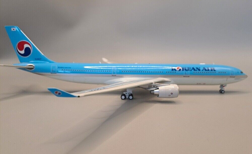 JF-A330-3-007 | JFox Models 1:200 | Airbus A330-300 Korean HL8027 (with stand)