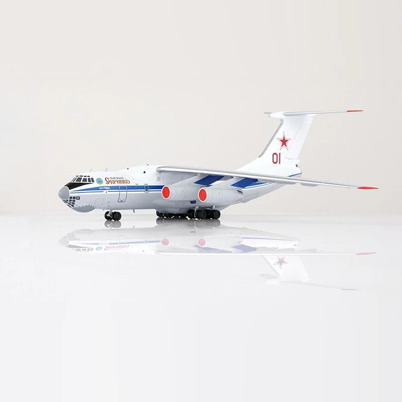 L2095 | SQ Wings 1:200 | Ilyushin IL-76 Russian Air Force Red 01