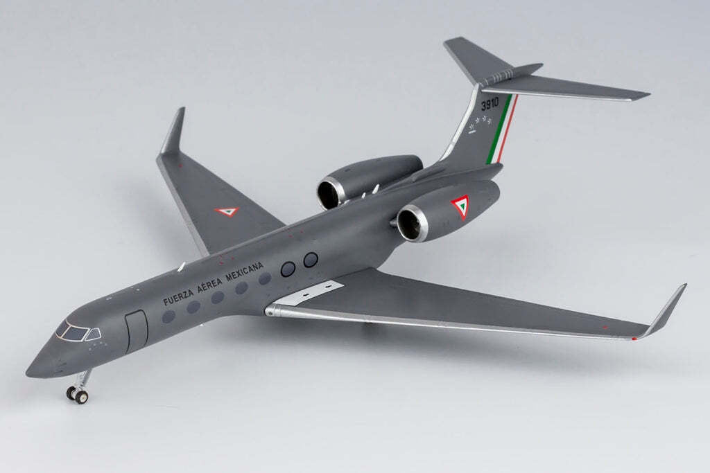 NG75017 | NG Models 1:200 | Gulfstream G550 Mexico - Air Force 3910 (grey)