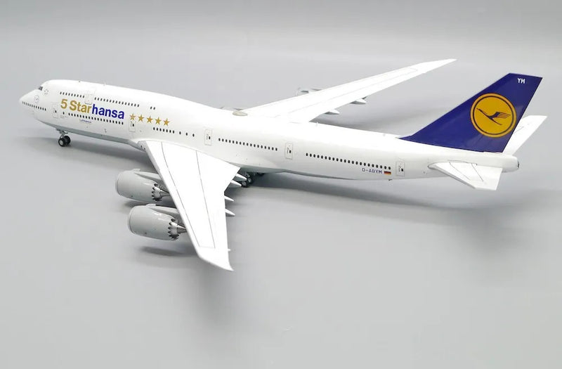 EW2748005 | JC Wings 1:200 | 1/200 Lufthansa Boeing 747-8 '5 Starhansa' D-ABYM with stand