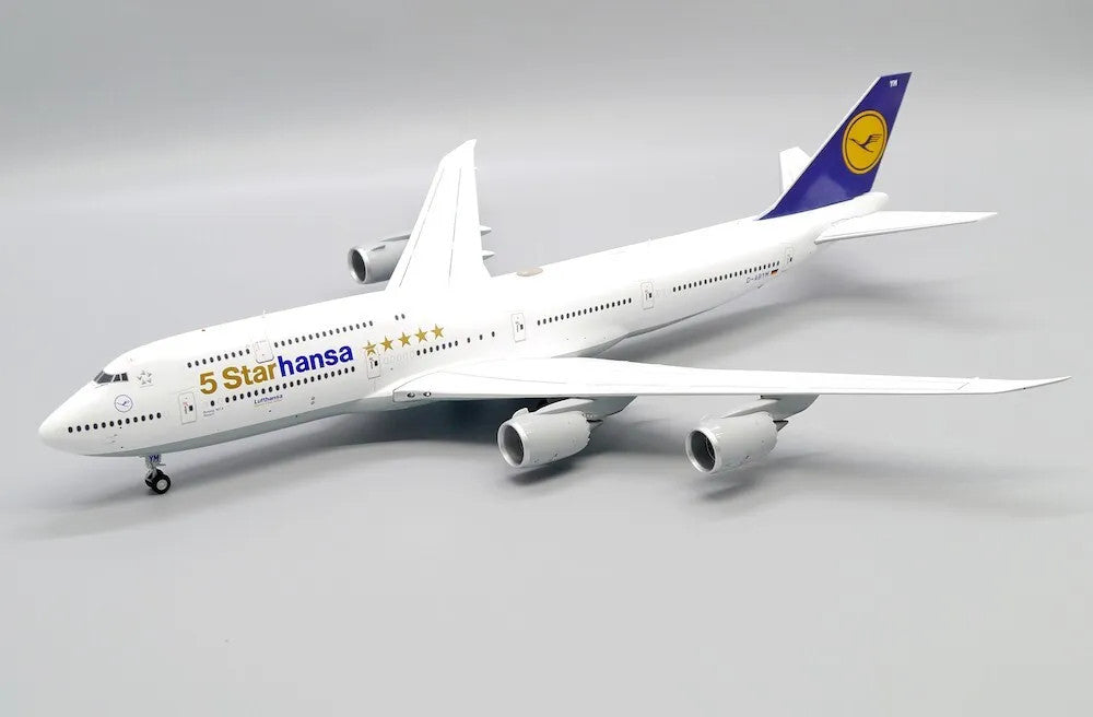 EW2748005 | JC Wings 1:200 | 1/200 Lufthansa Boeing 747-8 '5 Starhansa' D-ABYM with stand