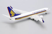 EW2738015A | JC Wings 1:200 | Boeing 737-800 Singapore Airlines 9V-MGA (with stand, flaps down)
