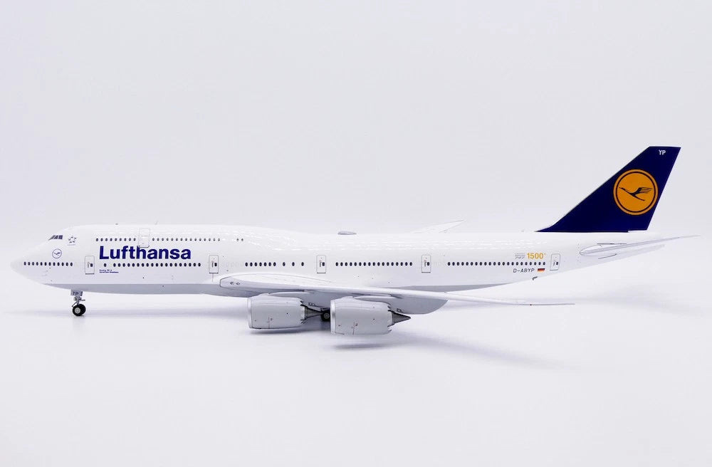 EW2748008 | JC Wings 1:200 | Boeing 747-8 Lufthansa '1500th Boeing 747' D-ABYP With Stand