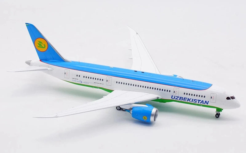 L2034 | SQ Wings 1:200 | Boeing 787-8, Uzbekistan UK78701 'with stand'