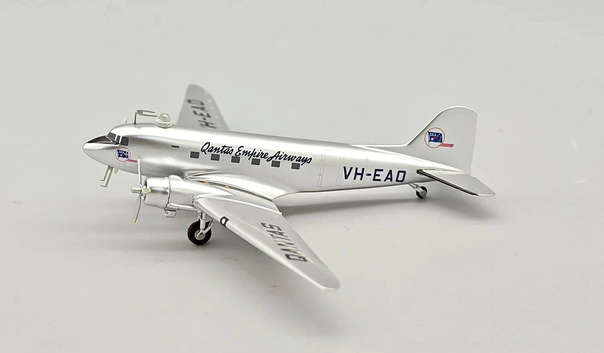 IFDC3QF0226 | InFlight200 | Douglas DC-3 Qantas VH-EAO