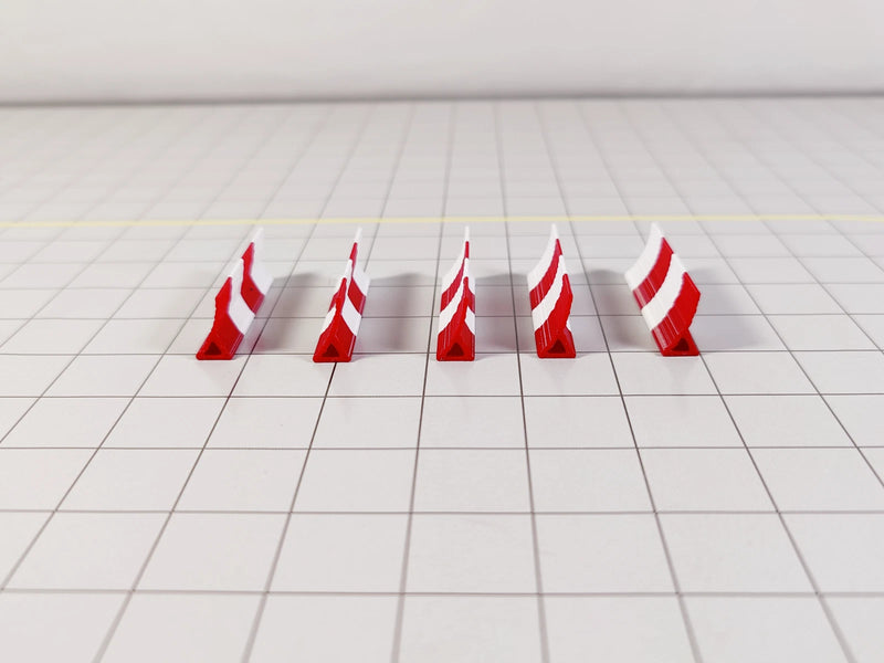 AG-FENCEBLAST | AvGeek Models 1:400 | 20x Red & White AIRCRAFT JET BLAST FENCES Airport Taxiway Models 1:400 Scale