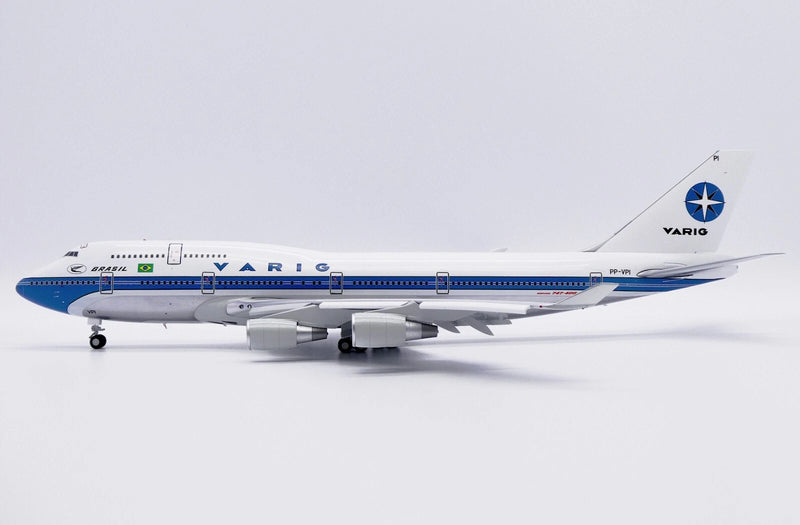 LH2292A | JC Wings 1:200 | Boeing 747-400 Varig Polished Reg: PP-VPI Flaps Down