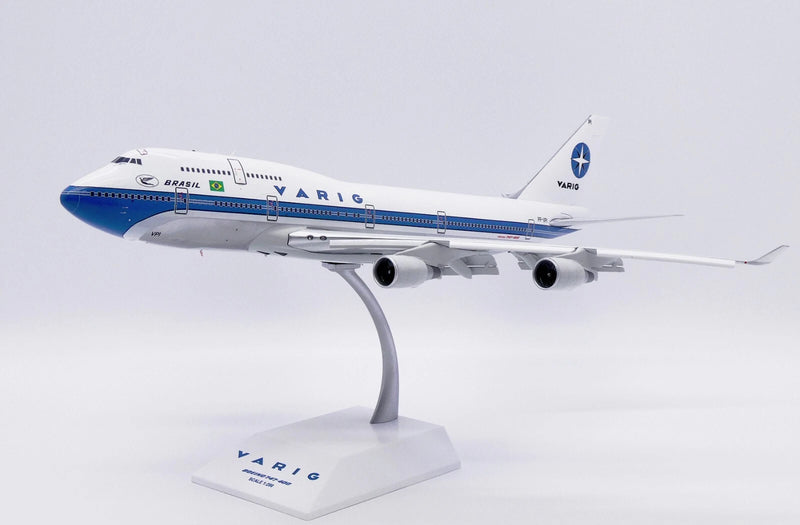 LH2292A | JC Wings 1:200 | Boeing 747-400 Varig Polished Reg: PP-VPI Flaps Down