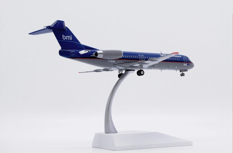 XX20303 | JC Wings 1:200 | Fokker 100 British Midland G-BXWF (with stand)