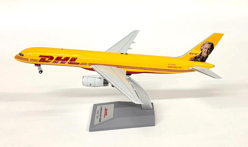 752-HKK | Blue Box 1:200 | Boeing 757-28A(PCF) DHL Air G-DHKK with stand
