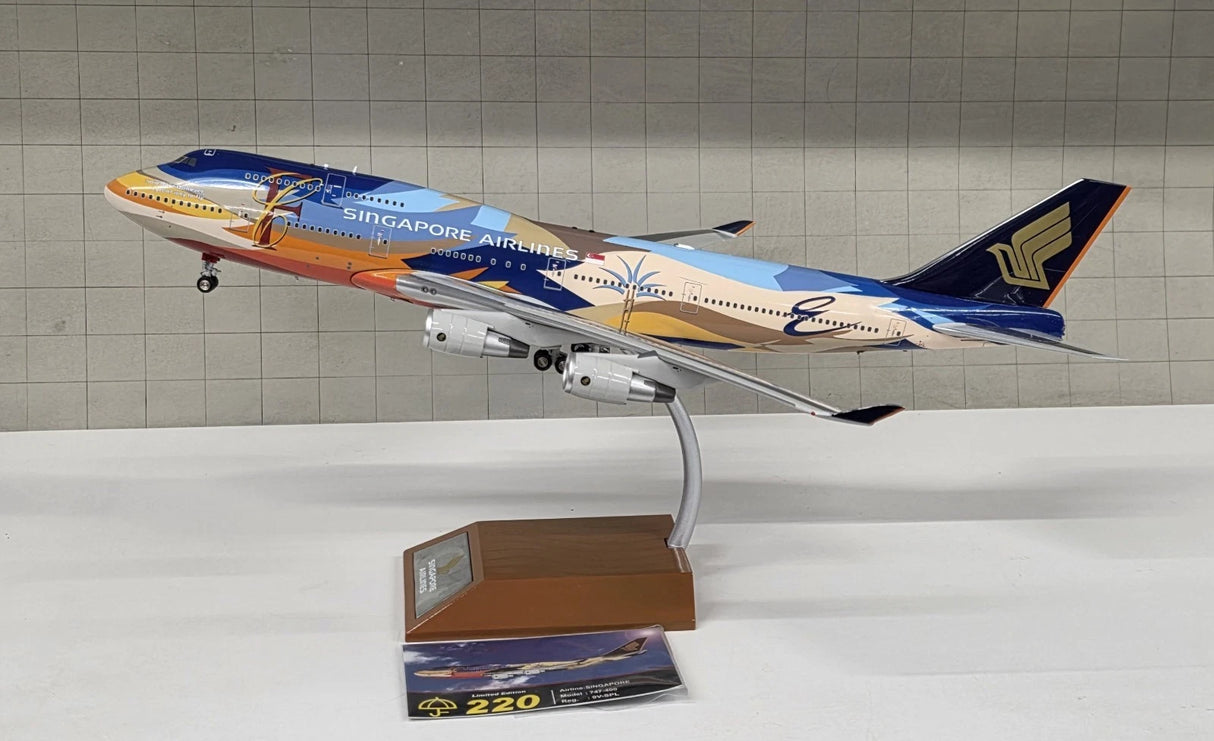 JF-747-4-002 | JFox Models 1:200 | Boeing 747-400 Singapore Airlines 9V-SPL, 'Tropical'