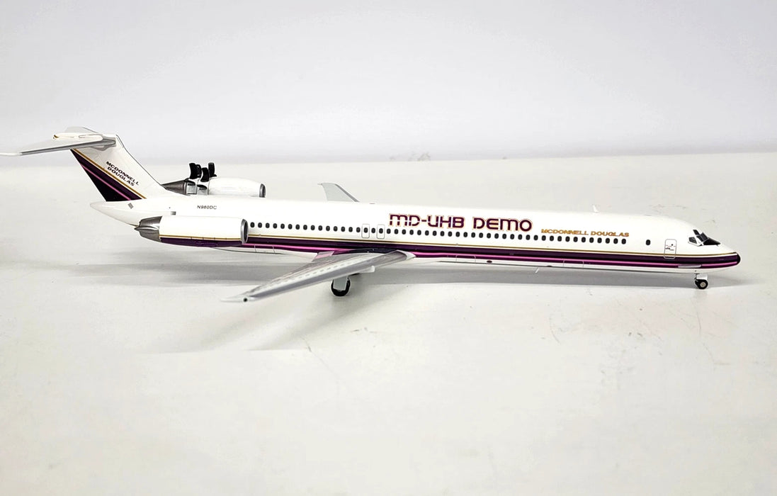 JXL069A | Jet-x 1:200 | McDonnell Douglas MD-UHB Demo (MD-92) Demo House Colours N980DC, Farnborough 1988 (with GE Ultra High Bypass 'UHB' propfan engine on the port side)