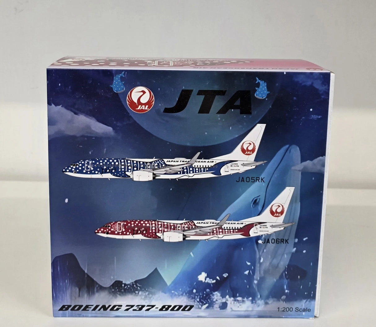 738-05RK | Blue Box 1:200 | Boeing 737-800 JAL Japan Transocean Air JA05RK, 'Blue Jinbei Jet' (with stand)