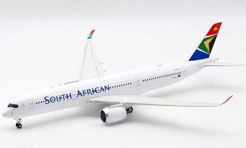 IF359SAA05 | InFlight200 1:200 | Airbus A350-900 South African ZS-SDF (with stand) | PRE-OWNED (damaged box)