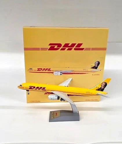 752-HKK | Blue Box 1:200 | Boeing 757-28A(PCF) DHL Air G-DHKK with stand