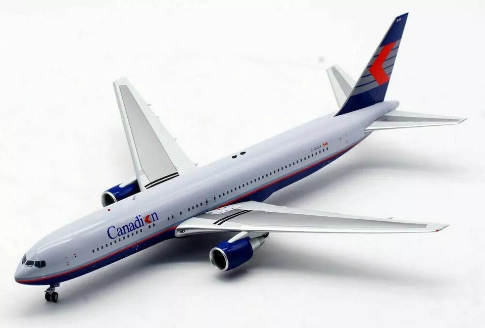 B-763-CP-SCA | Blue Box 1:200 | Boeing 767-300 Canadian Airlines C-GSCA (with stand)