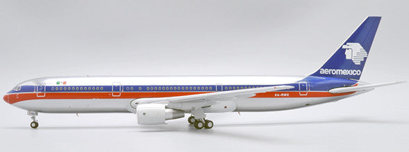 XX20152 | JC Wings 1:200 | Boeing 767-300ER AeroMexico OC Polished XA-RWX  | is due December 2024