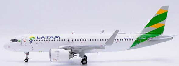 XX20450 | JC Wings 1:200 | Airbus A320NEO LATAM Brazil Flag PR-XBG | is due October 2024