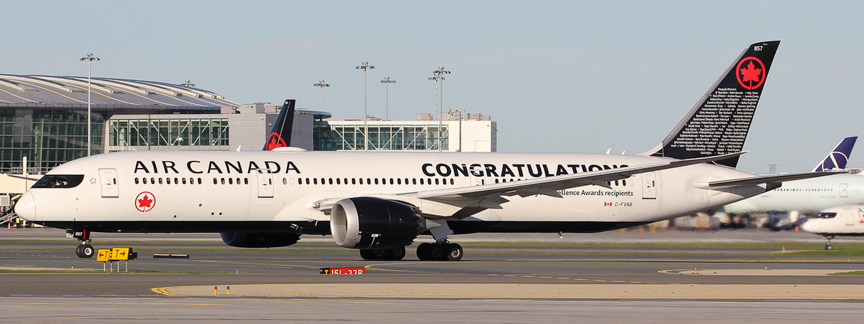 XX40239 | JC Wings 1:400 | Boeing 787-9 Dreamliner, Air Canada 'Congratulations' Reg: C-FVNB